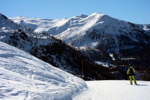 Da oben ist vermutlich das Skigebiet vom Chamois / Cheneil?
