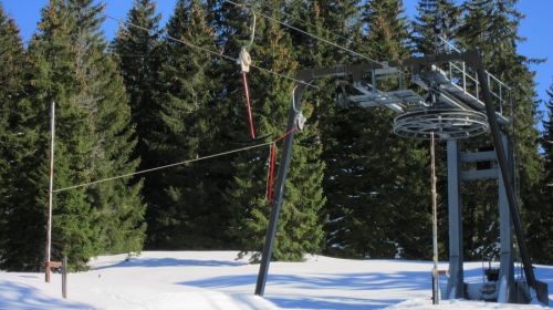Aufwisch vom Januar: Skifahren im Valée de Joux, mehr Fotos [url=http://www.jacomet.ch/themen/skilift/album/thumbnails.php?album=278]hier[/url]
