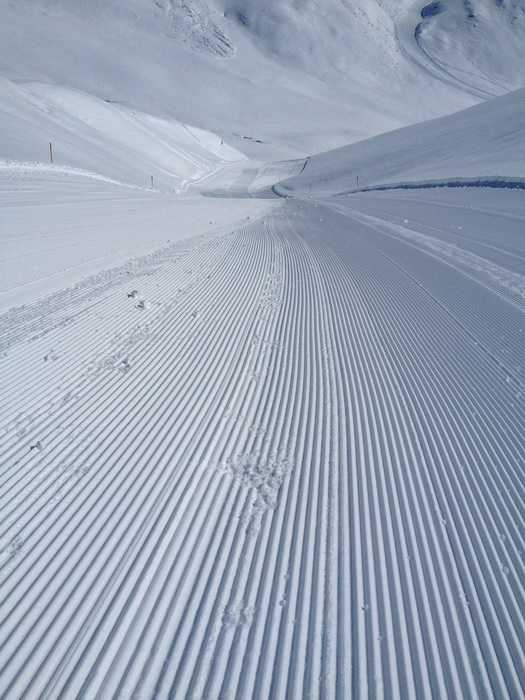 Die jungfräuliche Piste Tiarms bereit für uns
