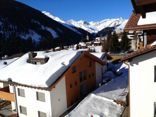 Weniger Schnee als im Februar, aber immer noch eine schöne Menge
