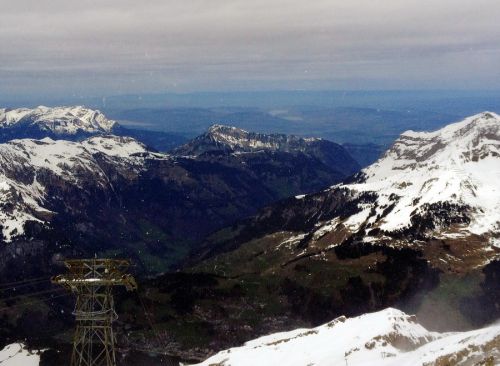 Blick auf den Felberg, 2 AKWs und drei Mittelland-Seen
