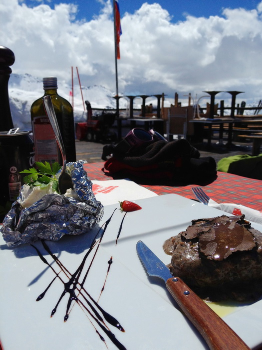 Filetto Chalet Etoile con tartufo nero, paté e patata al cartoccio - ein GEDICHT!
