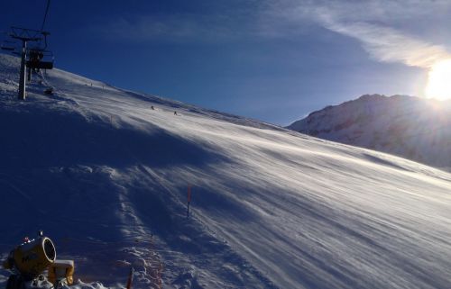 Mittwoch, 23. Januar 2013, stürmischer Start auf der Metsch in Lenk

