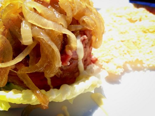 Tartare di filetto di manzo con emulsione di tartufo
