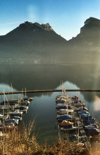 Im Zug nach Interlaken: Thunersee und Sichle
