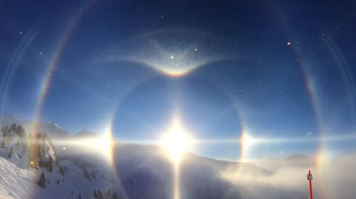 Halo dank Schneekristallen
