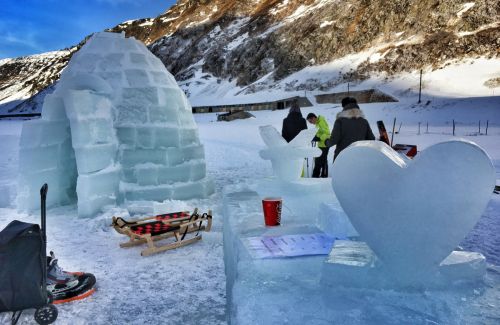 Neue Eisbahn auf dem Oberalpsee, 1. Januar 2016
