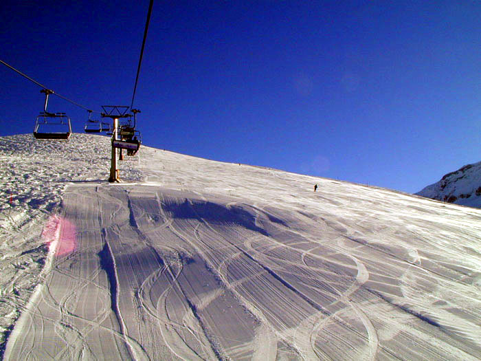 Milka-Bahn Metschberg (Garaventa, beschriftet mit "Garaventa-Küpfer", gebaut 1994), Januar 2000
