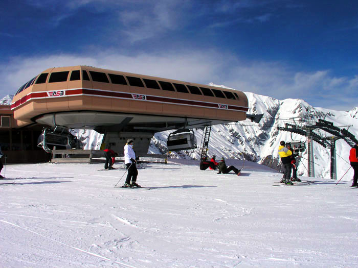 Bergstation 6er-Sesselahn Aebi-Sillerenbühl
