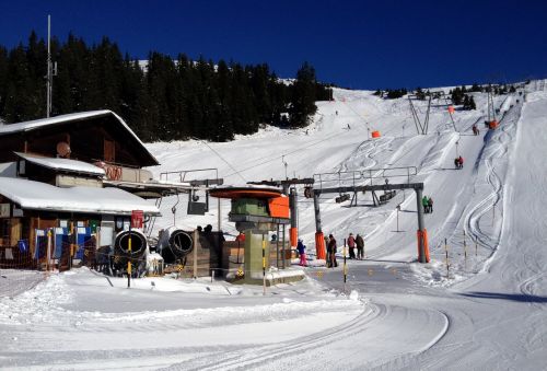 Doppelskilift Elsigenalp: Links Habegger (1966), rechts Küpfer (1978)
