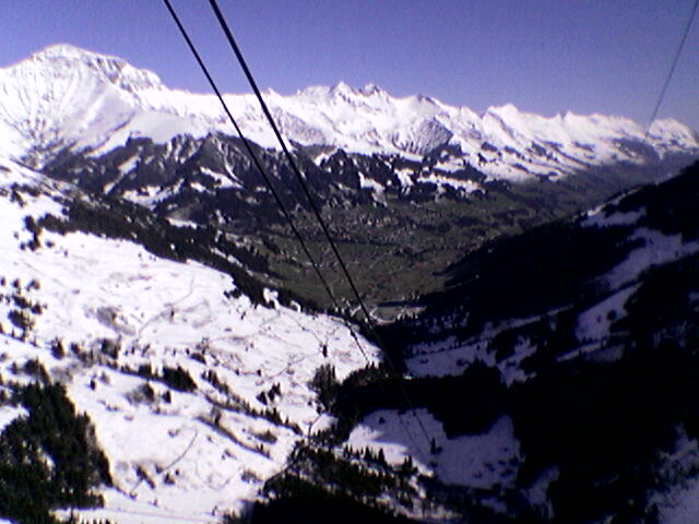 Bergstation Gondelbahn, Ende April 2005 ([url=http://www.youtube.com/watch?v=LlD4e93Opo8]ein Video von 2009 ist auf YouTube verfügbar[/url])
