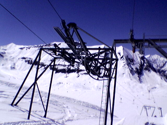 April 2005
