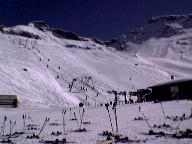 April 2005
