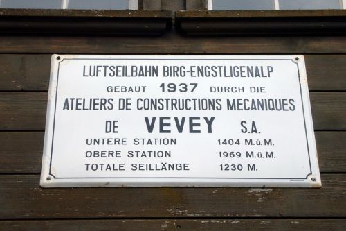 Herstellerschild der kleineren Bahn
