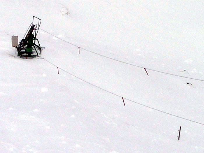 Unterer Teil des Ponyliftes (nicht in Betrieb) - neben der Sesselbahn hats auch noch einen Ponylift fürs Snowtubing
