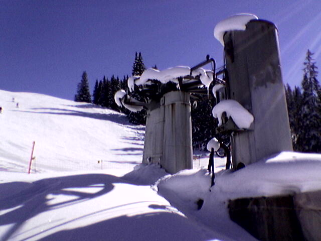 März 2005
