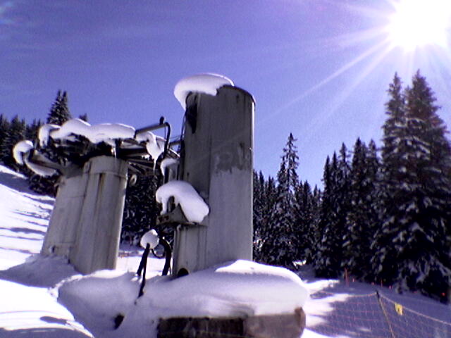März 2005
