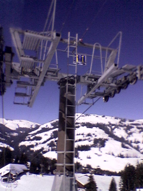 März 2005
