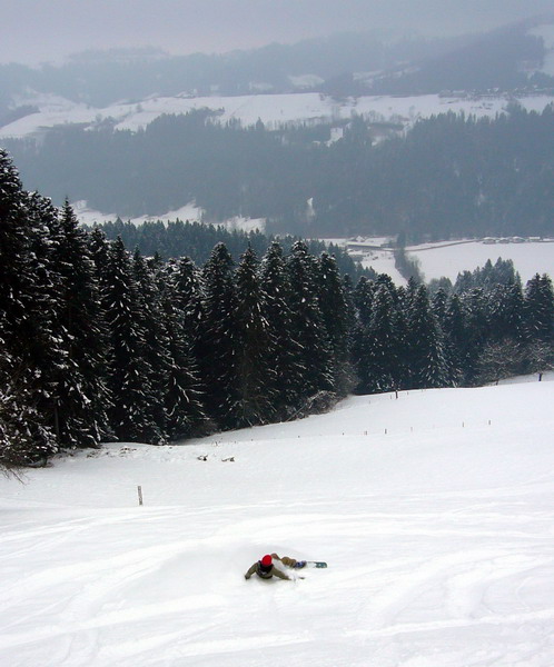 Sogar eine kurze Tiefschneeabfahrt liegt drin
