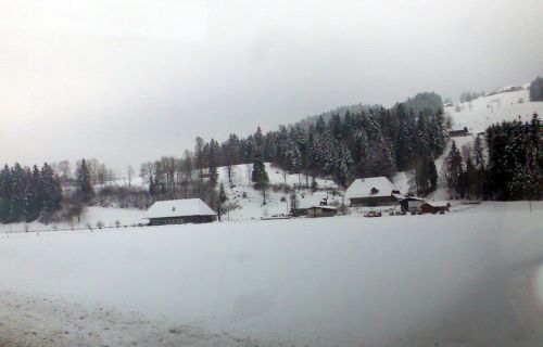... bevor sich das Tal öffnet und rechhts der Skilift Netschbühl ins Blickfeld kommt
