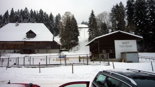Die Talstation liegt auf rund 700 Metern Meereshöhe - zu tief, um hier jeden Winter einen Betrieb zu ermöglichen.
