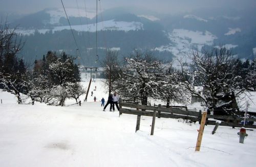 ... Kindheitserinnerungen an Langenbruck in den frühen 1980ern werden hier wach!

