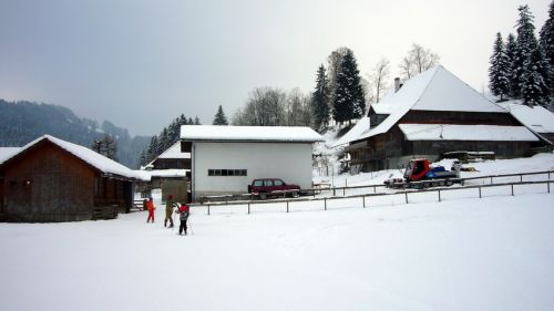 Talstation, Schützenhaus alias Pistenstübli

