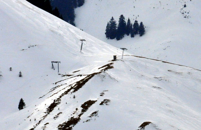 Blick zum Skilift Schwefelbergbad, mit LSAP-Umlenkstation, 1. März 2010
