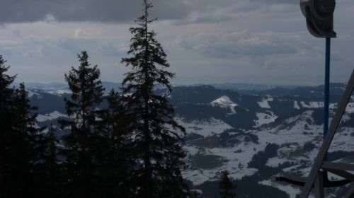Aussicht nach Hause zum Ulmizberg und Bantiger
