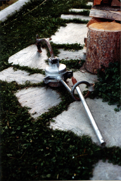 Doppelmayr-Gehänge "1/7,5/17/li", Jahrgang 1962, von einem Abfallhaufen anno 1984 gerettet. Geliefert zum [url=http://www.jacomet.ch/themen/skilift/album/thumbnails.php?album=114]Skilift Valtgeva in Sedrun 1962 - Originaldokumente dazu hier abrufbar[/url].
