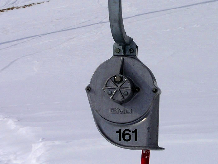 An sich Borer BSG 77, aber mit GMD beschriftet - Skilift Bühlberg, Lenk (Februar 2006) - [url=http://www.jacomet.ch/themen/skilift/album/thumbnails.php?album=131]mehr Bilder dieses Tages hier[/url]
