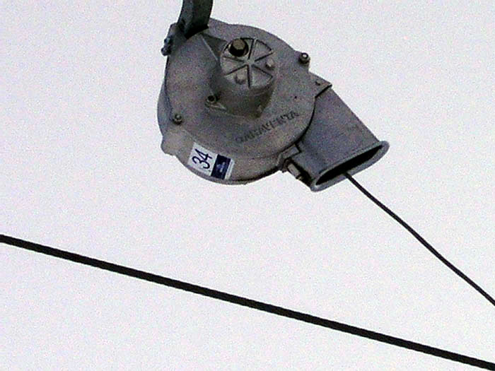 Klon aus Borer BSG 77 und Doppelmayr-Gehänge - Skilift Brenggen, Lenk (Februar 2006) - [url=http://www.jacomet.ch/themen/skilift/album/thumbnails.php?album=131]mehr Bilder dieses Tages hier[/url]
