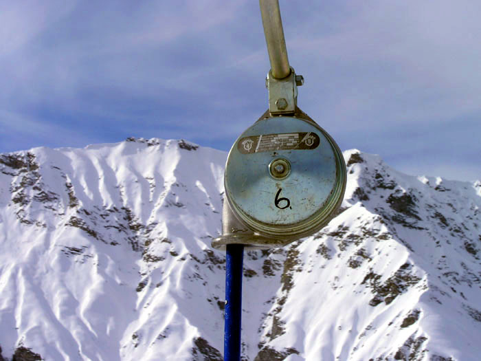 Skilift Tanzboden, Sillerenbühl, Adelboden (Februar 2006) - [url=http://www.jacomet.ch/themen/skilift/album/thumbnails.php?album=131]mehr Bilder dieses Tages hier[/url]
