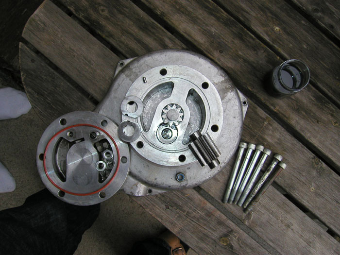 Zerlegte Hydropumpe SL-9H, April 2004
