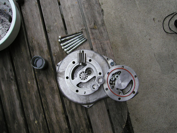 Zerlegte Hydropumpe SL-9H, April 2004
