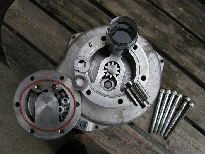 Zerlegte Hydropumpe SL-9H, April 2004

