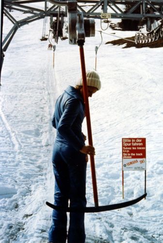 Bild für Werbung "Komfort mit Hydraulik-Gehänge", undatiert, Archiv WSO Oetwil / Nachlass W. Städeli, ca. frühe 1970er-Jahre
