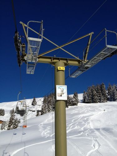 Brigelser Bilder von 1972-1975 aus dem WSO-Bildarchiv [url=http://www.jacomet.ch/themen/skilift/album/thumbnails.php?album=196]hier[/url]
