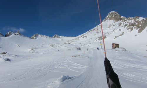 Rechts der Péz Ault - der wäre über 3000, aber der Lift führt nur bis knapp über 2800m, von wegen "Disentis 3000"...
