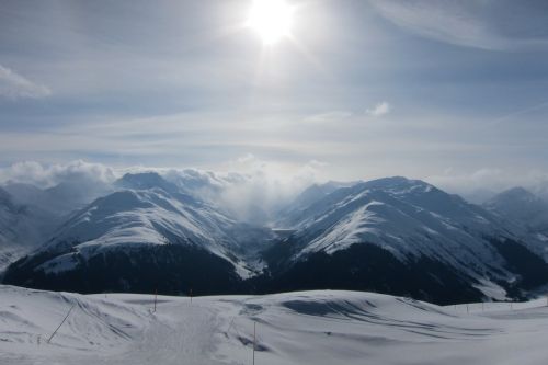 Sicht nach Süden: Cuolm Cavorgia, Nalps, Tgom
