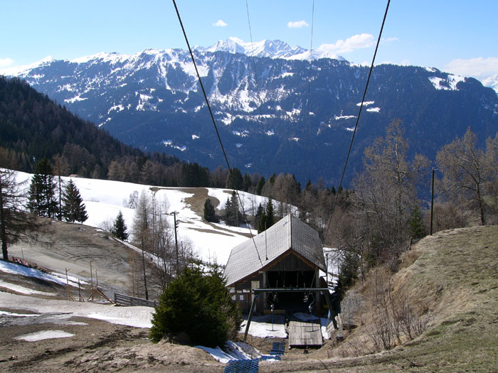 Ski- und Sessellift Feldis-Mutta, April 2004 (Claude Gentil)
