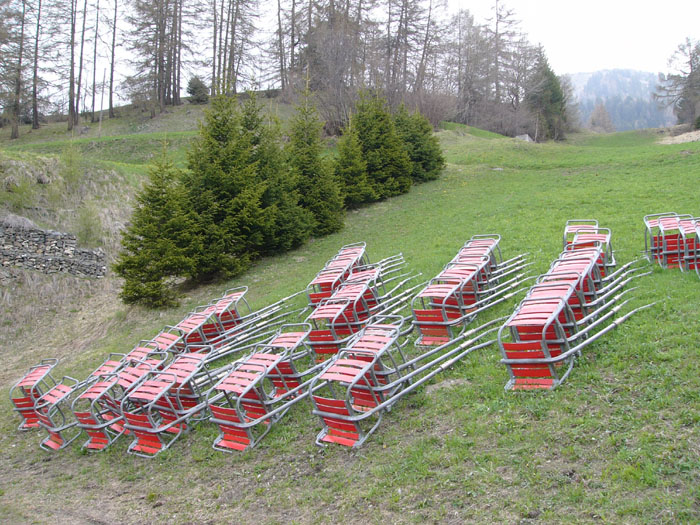 Abbruch Ski- und Sessellift Feldis-Mutta, 13. Mai 2004 (Foto: [url=http://www.seilbahn-nostalgie.ch]Claude Gentil, seilbahn-nostalgie.ch[/url]
