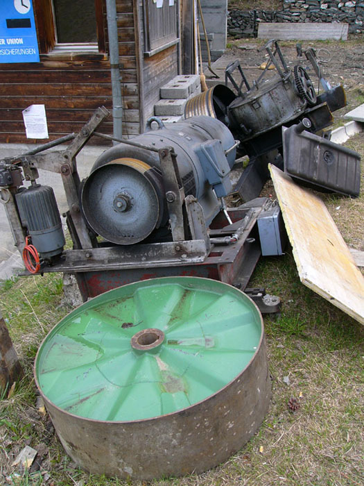 Abbruch Ski- und Sessellift Feldis-Mutta, 13. Mai 2004 (Claude Gentil)
