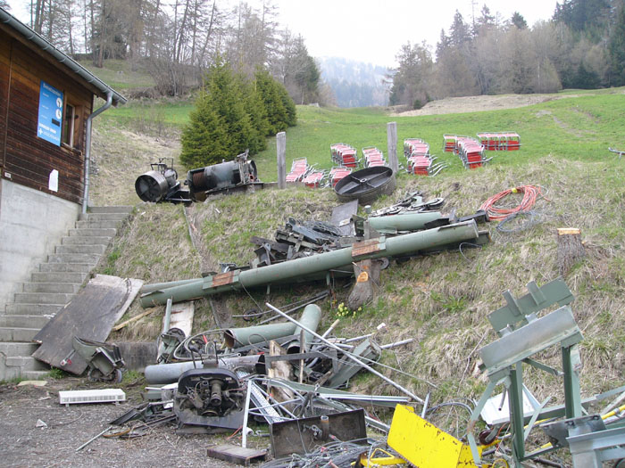 Abbruch Ski- und Sessellift Feldis-Mutta, 13. Mai 2004 (Claude Gentil)
