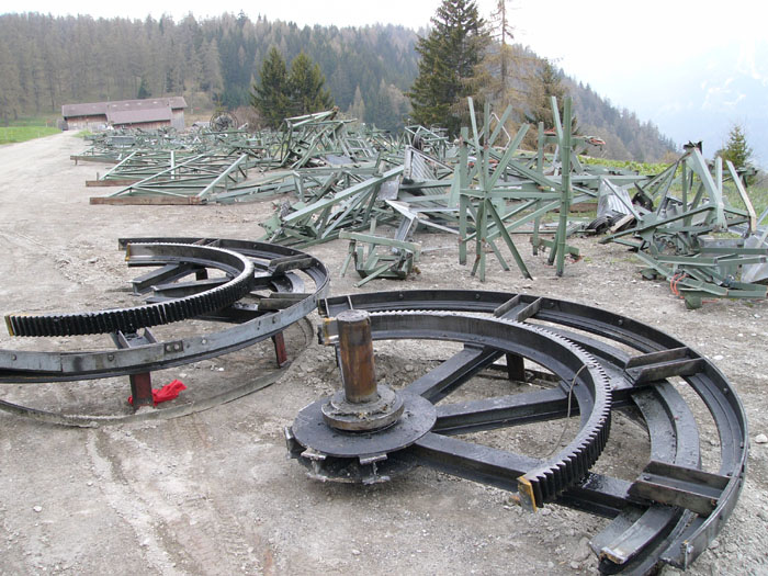 Abbruch Ski- und Sessellift Feldis-Mutta, 13. Mai 2004 (Claude Gentil)

