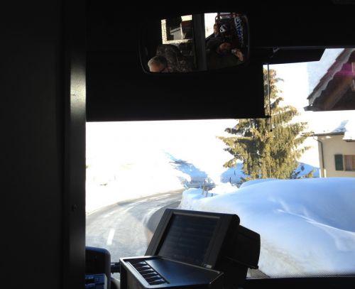 Mit dem Postauto nach Vella
