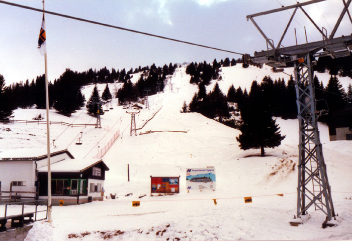 Garaventa-4er-Sesselbahn Savognin-Tigignas, Sessel- und Skilifte nach Somtgant, Januar 1988
