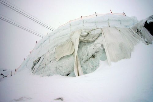 April 2009
