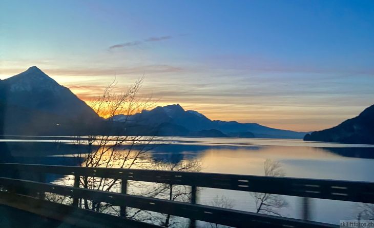 Auf der Rückfahrt am Thunersee, 18. Dezember 2025
