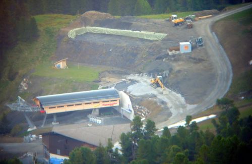 Bauplatz der Talstation der neuen 6er-Sesselbahn Eigernordwand am 31. Mai 2009, gleich hinter der Station des Honegg-6ers

